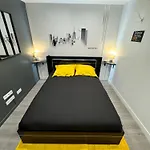 Worldroom Privee Avec Espace Commun Perpignan
