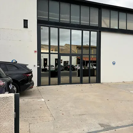 Worldroom Privee Avec Espace Commun אכסניה
