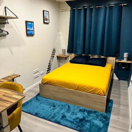 Worldroom Privee Avec Espace Commun אכסניה *