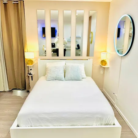 Worldroom Privee Avec Espace Commun אכסניה