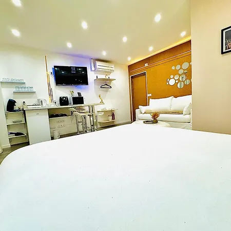 Worldroom Privee Avec Espace Commun אכסניה
