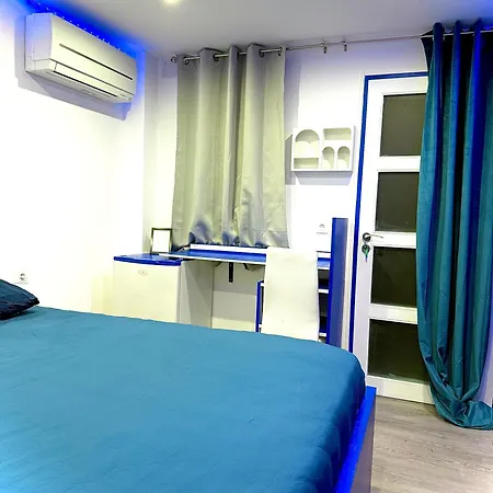 Worldroom Privee Avec Espace Commun אכסניה