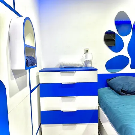 Worldroom Privee Avec Espace Commun אכסניה
